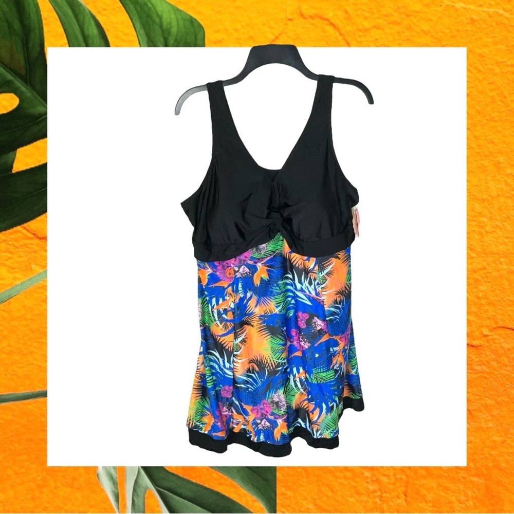 Wantdo New/Tags Black & Tropical Floral 1-Pc Swimsuit Built in Bra Women 22W-24W